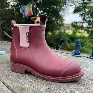 Merry People Beetroot & Light Pink Ankle Rain Boot